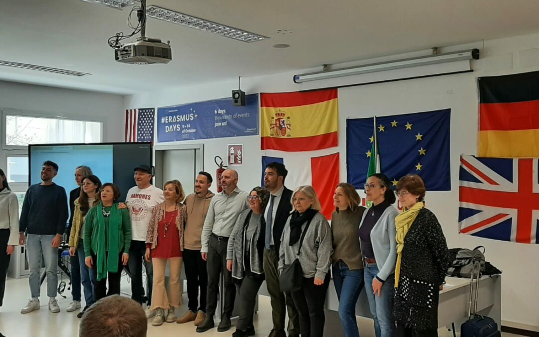 ACTO DE BIENVENIDA, BAILE, CARNAVAL Y VISITA A PUTIGNANO
